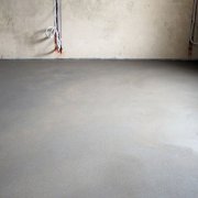 Ar įmanoma pasidaryti grindų lygintuvą dalimis?