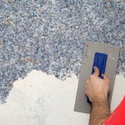 Ar galiu naudoti skystų tapetų betoninį kontaktą?