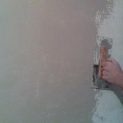 هل أحتاج إلى لصق الجدران قبل ورق الجدران وكيفية القيام بذلك بشكل صحيح