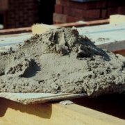 Campuran simen-kapur-pasir plaster kering: kami mempertimbangkan komposisi secara terperinci