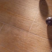 Kaklat golv i ett rum med en källare - del 2
