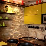 Kameni zidovi u kuhinji - mogućnosti dekor