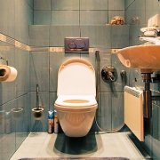 Wykończenie toalety płytkami: instalacja