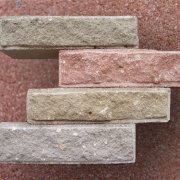 Overfor dekorativ teglstein: mur og typer