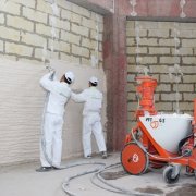 Wall plastering machine