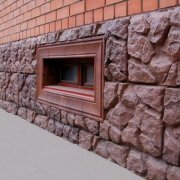 Menamatkan ruang bawah tanah dengan batu: bagaimana melakukannya