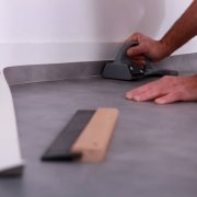 Làm thế nào để cách nhiệt một sàn với vải sơn