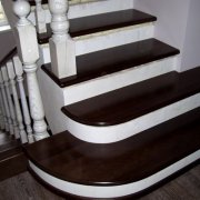 Escalier en béton: revêtement en bois - conseils des maîtres