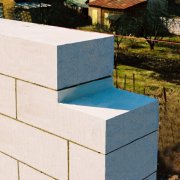 Maçoneria de parets procedents de blocs d’escuma segons el procés tecnològic