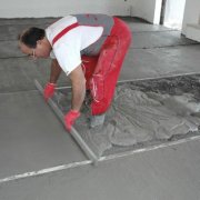Isi lantai dengan lapisan konkrit: panduan untuk pemula