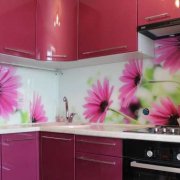 Duvardaki mutfak önlüğü: 10 malzemenin karşılaştırılması