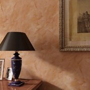 Kertas dinding untuk plaster Venesia sebagai alternatif untuk kemasan yang mahal