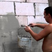 Intonaco di stucco in argilla espansa: tecnologia del lavoro