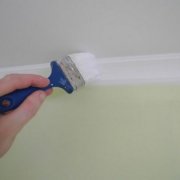 Como pintar um rodapé de espuma do teto: faça você mesmo