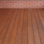 Vernice per pavimenti in legno: le sue varietà, consigli per l'uso