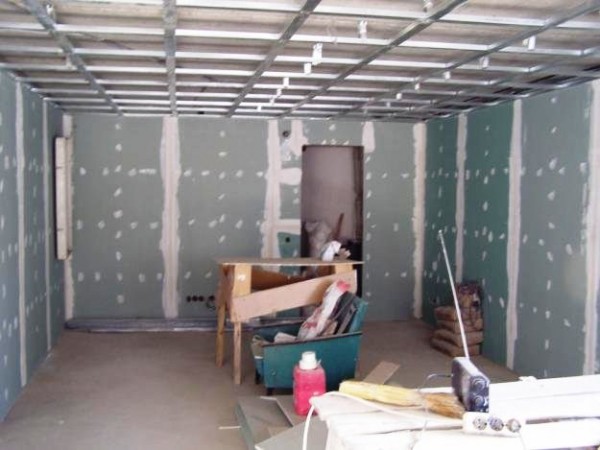 Διακόσμηση τοίχου και οροφής με γυψοσανίδες