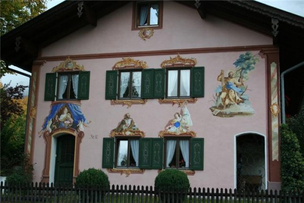 Décoration murale de style bavarois à la maison