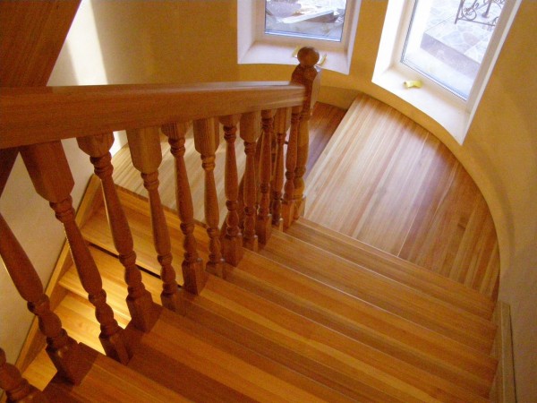 Escalier pour la maison: stratifié
