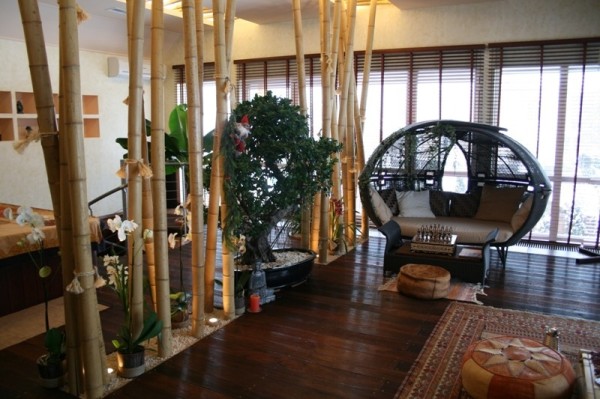 Joints de corde sur des tiges de bambou