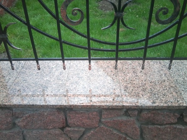 Ett exempel på en kombination av granitplattor