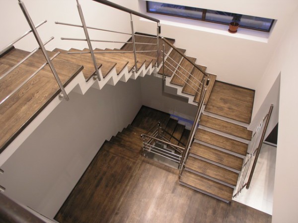 Obloženie schodov laminátom
