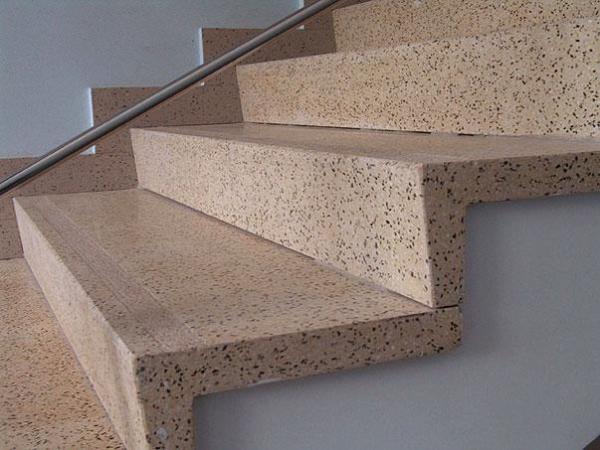 Options de finition des escaliers en béton