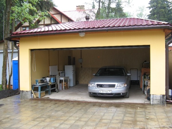 Garage intonacato