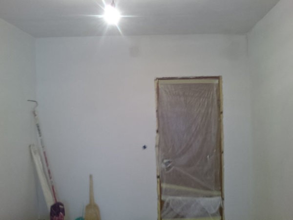 Putty walls for wallpaper