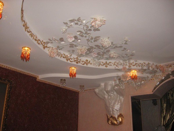 Stuková dekorácia stropu