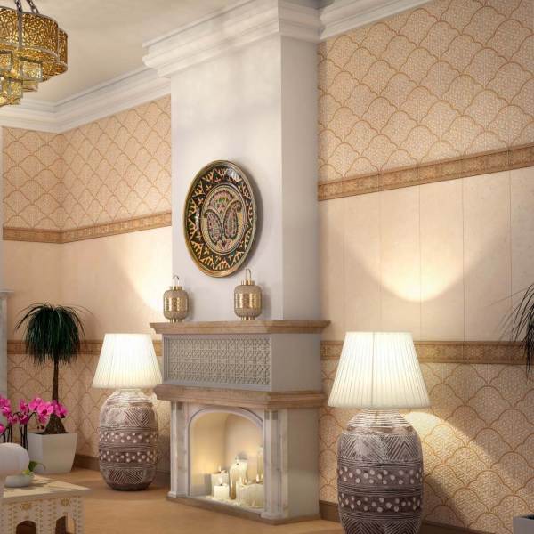 Väggbeklädnad med keramiska glaserade brickor: en intressant design av vardagsrummet