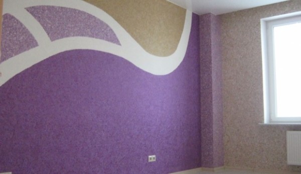 حتى الرسم البسيط على الحائط يمكن أن يغير بشكل كبير تصور الغرفة