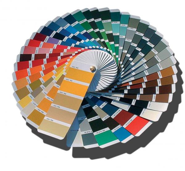 La sélection des couleurs se fait par un ventilateur teinté