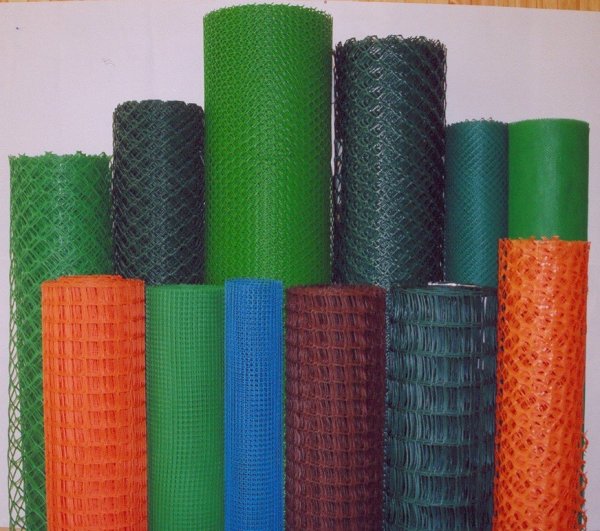 مجموعة متنوعة من الألوان من شبكة بلاستيكية
