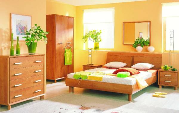 Les meubles et les murs sont de la même couleur mais de nuances différentes
