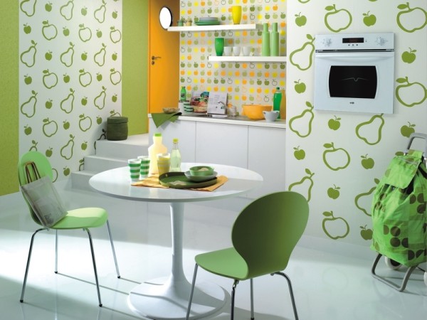 مثال على كيفية تزيين الجدران في المطبخ باستخدام ورق الحائط