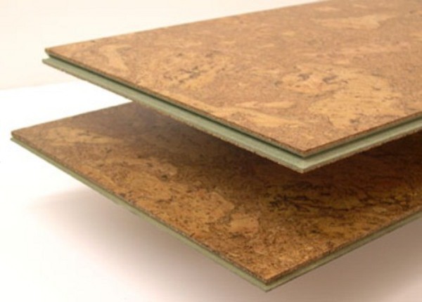 Laminado de corcho con una capa superior protegida. Revestimiento ideal no solo para el suelo, sino también para las paredes.