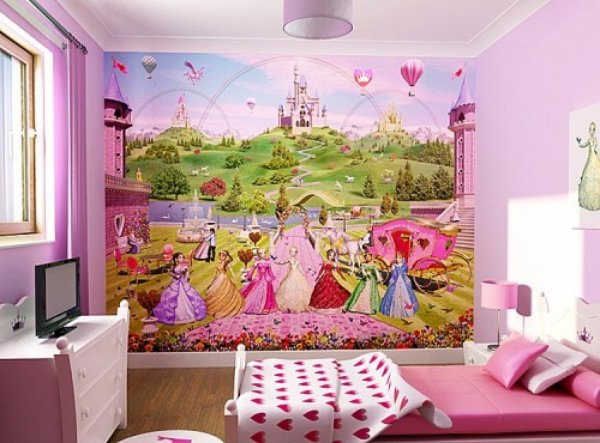 Les peintures murales pour enfants pour les filles représentent le plus souvent des personnages de contes de fées, des princesses et des châteaux, cela aide la fille à se sentir comme une princesse
