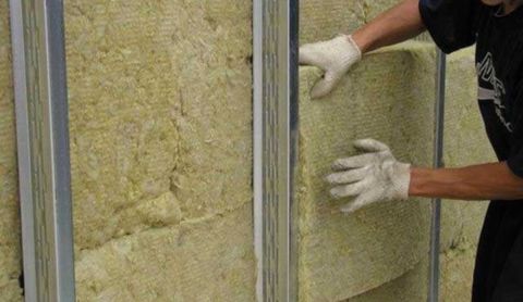 Най-често минералната вата се използва за изолация на стени.