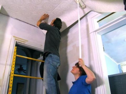 Tavanda dokunmamış duvar kağıdı nasıl yapıştırılır?