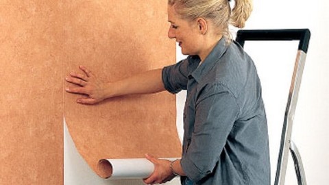 Cara melekatkan kertas dinding, arahan.