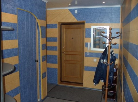 Garniture de couloir avec panneaux en PVC