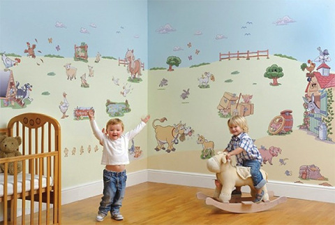 نحن نأخذ بعين الاعتبار مصالح الطفل عند اختيار ورق الحائط