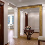 A large mirror is the highlight of any interior