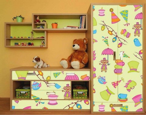 Udsmykning med en film af møbler i et barns værelse