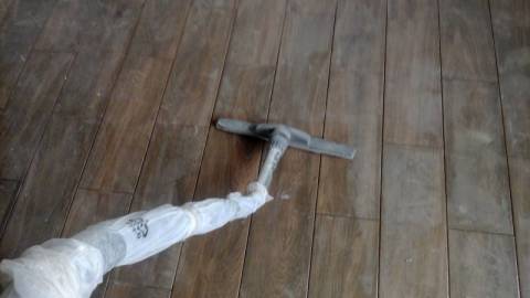 Remove dust with a vacuum cleaner
