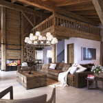 Design d'intérieur d'une maison en bois avec une deuxième lumière
