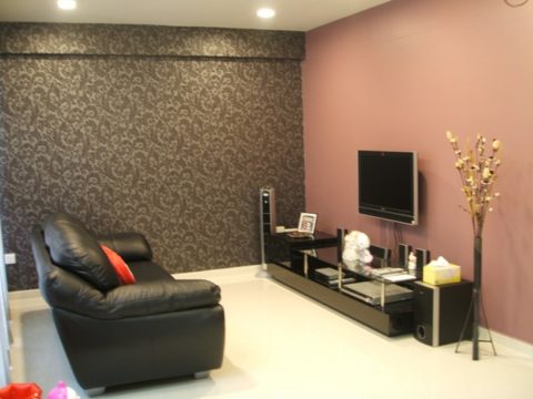 Obývací pokoj s barvou a tapety.