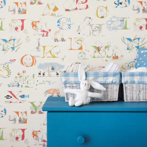 The letters on the wallpaper will allow the baby to learn their names