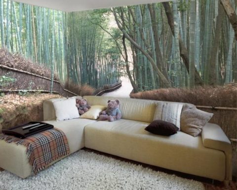 Foto del interior de la sala de estar, decorada con papel tapiz sin costuras