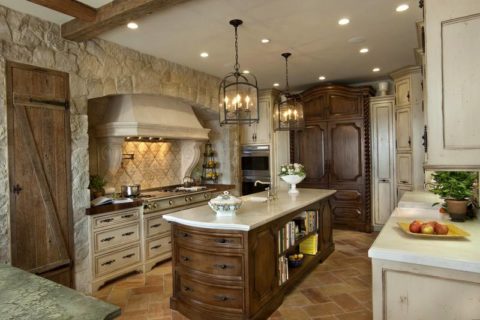 Foto del interior de la cocina de piedra